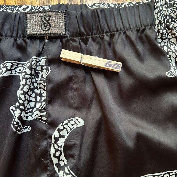 Victoria's Secret Satin Shine Patch Black Leopard Bling Shorts Boxer Pajama SM - Picture 10 of 10